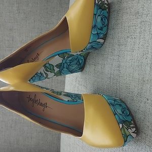 Taylor says platform heels Bona-fide floral design contrasted with yellow 8.5